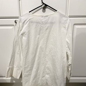 Women’s medium tunic white linen. Three-quarter length sleeve